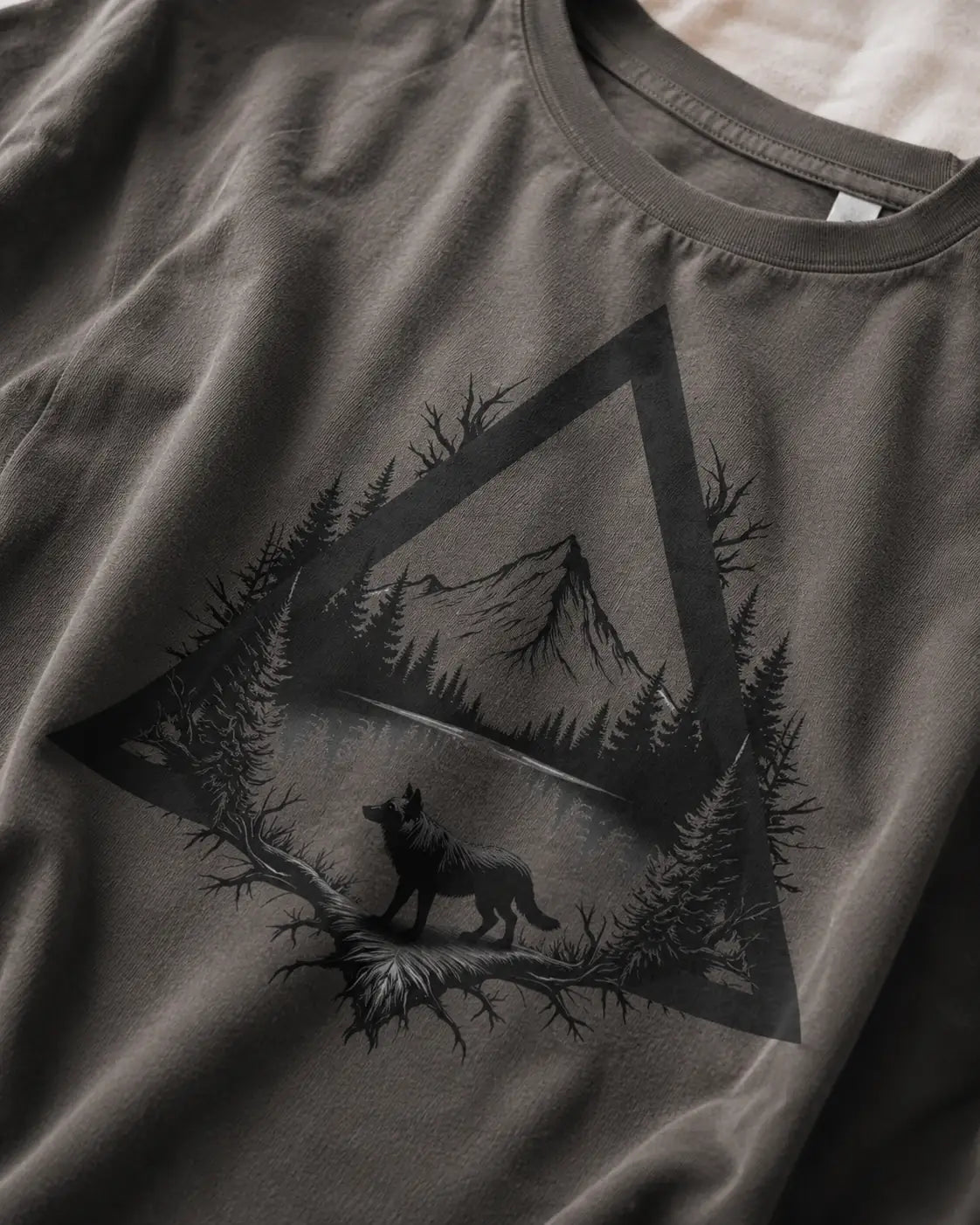 Wolf Wildlife Scene Organic Tee